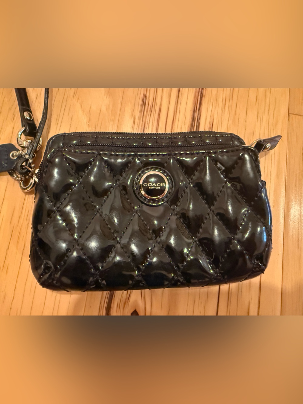Coach Black Quilted Patent leather wristlet - Picture 3 of 6